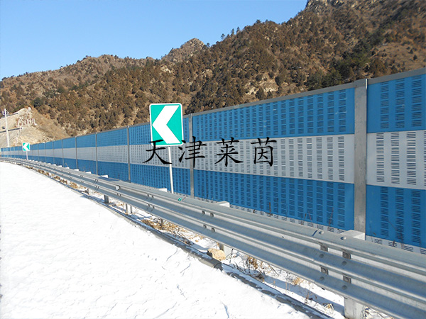 <a href=http://xundcs.com/news_article?news_id=124>聲屏障</a>