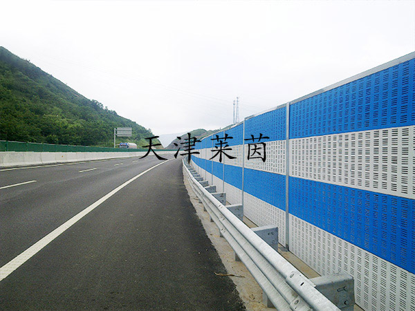 <a href=http://xundcs.com/news_article?news_id=125>公路聲屏障</a>
