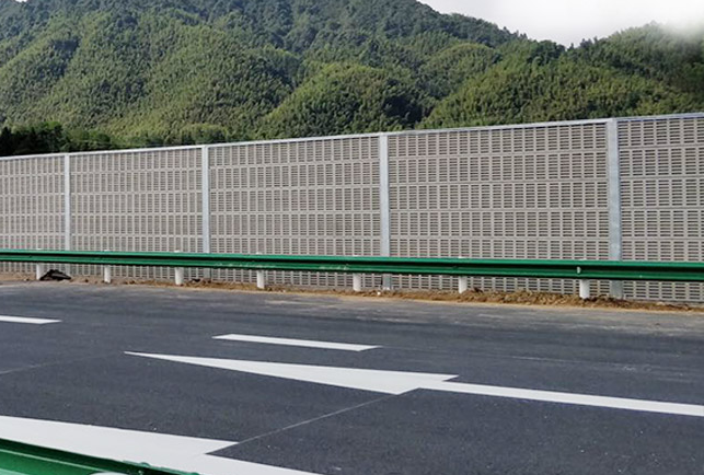 <a href=http://xundcs.com/news_article.html?news_id=128>聲屏障</a>