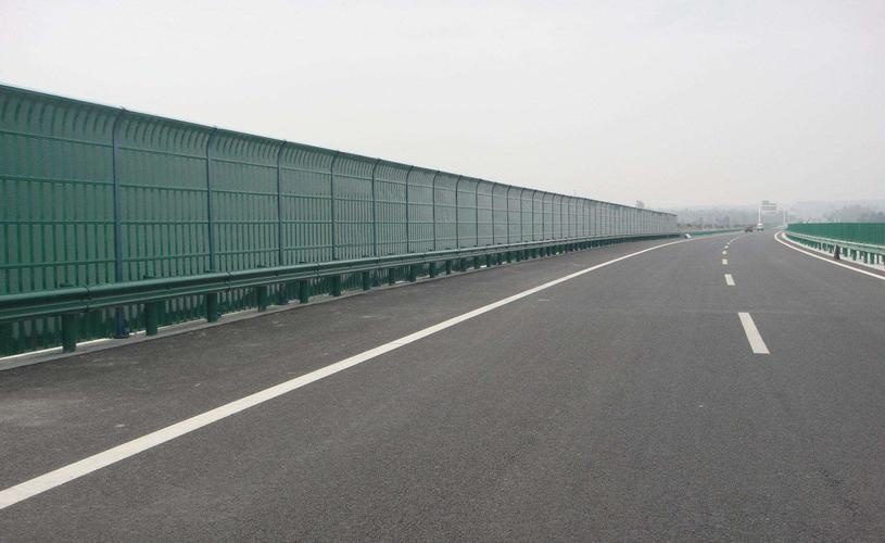 <a href=http://xundcs.com/news_article?news_id=140>高速公路聲屏障</a>